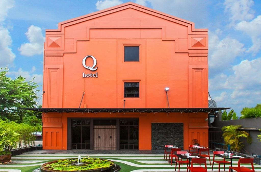 Q Hotel Bangkok Exterior photo